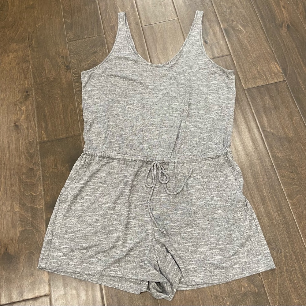 Lou & Grey Otis Gray Romper size L